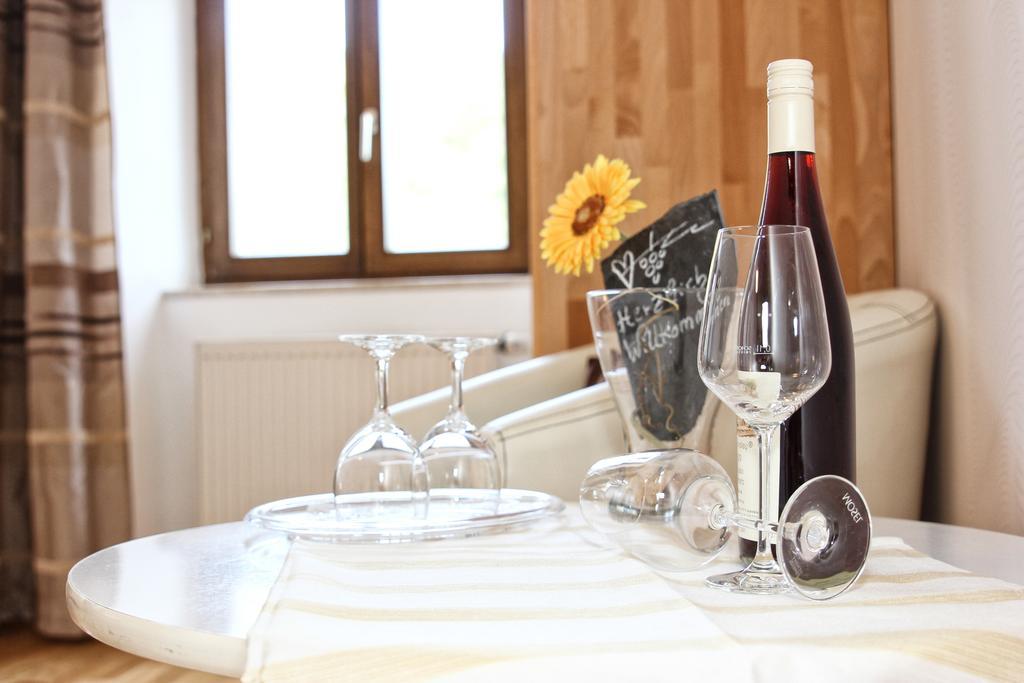 Hotel- Weingut- Moselloreley Piesport Rum bild
