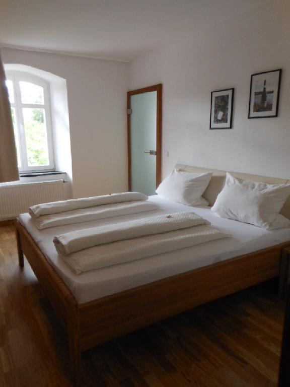 Hotel- Weingut- Moselloreley Piesport Rum bild
